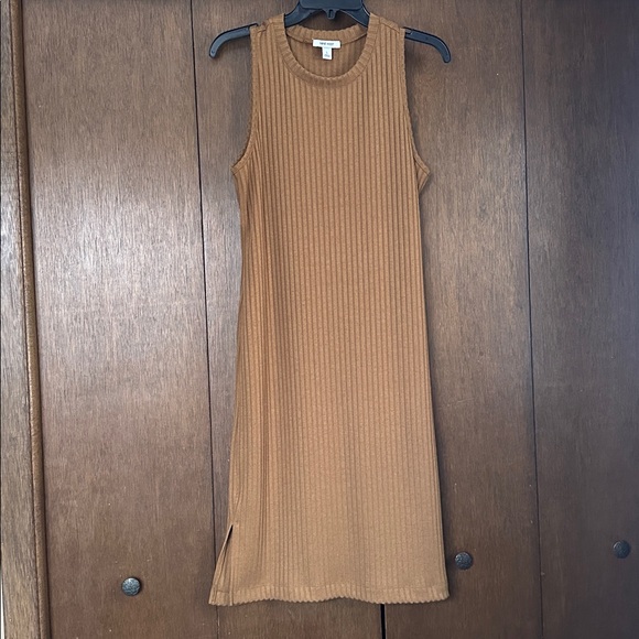 Nine West Dresses & Skirts - Nine West Sleeveless Camel Midi Dress. New/tags off. Length 41”.